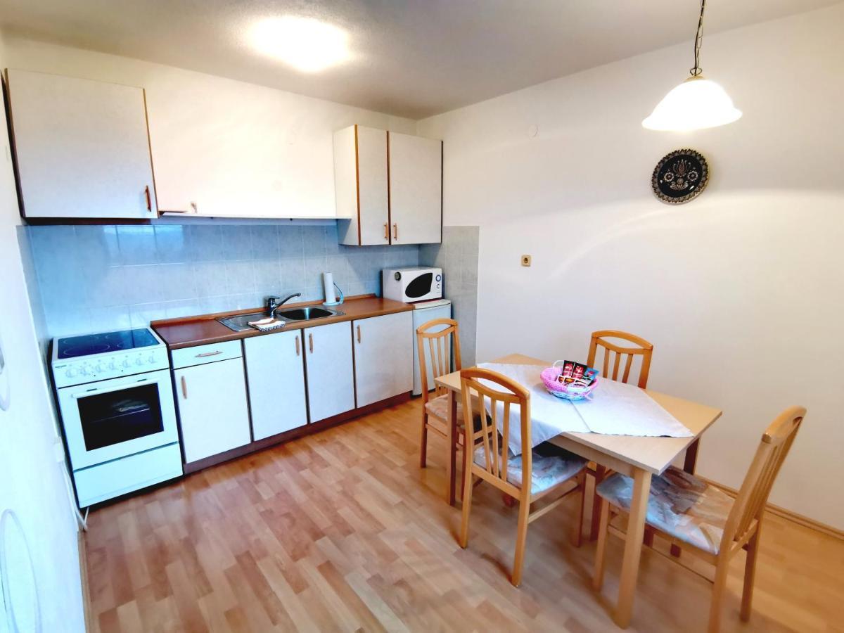 Domacija Za Robom Appartement *